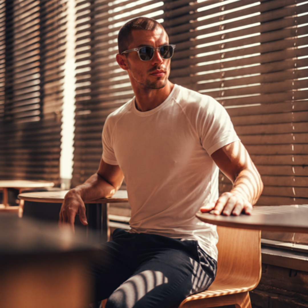 Estilo de vida – gafas de sol Auguste con montura Crystal transparente al aire libre