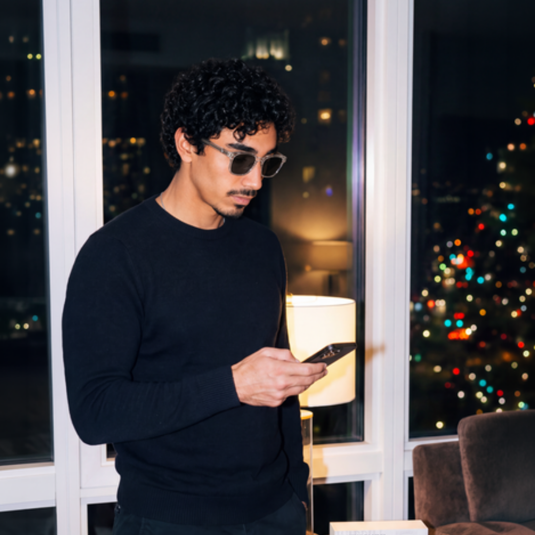 Estilo de vida – gafas de sol Louis con montura Crystal transparente al aire libre